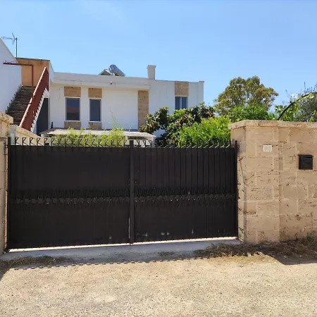 Petrarussa Superior Di Porto Cesareo
